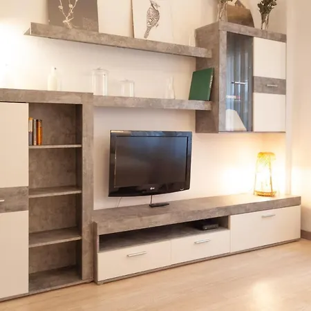 Av Pelayo Apartment *